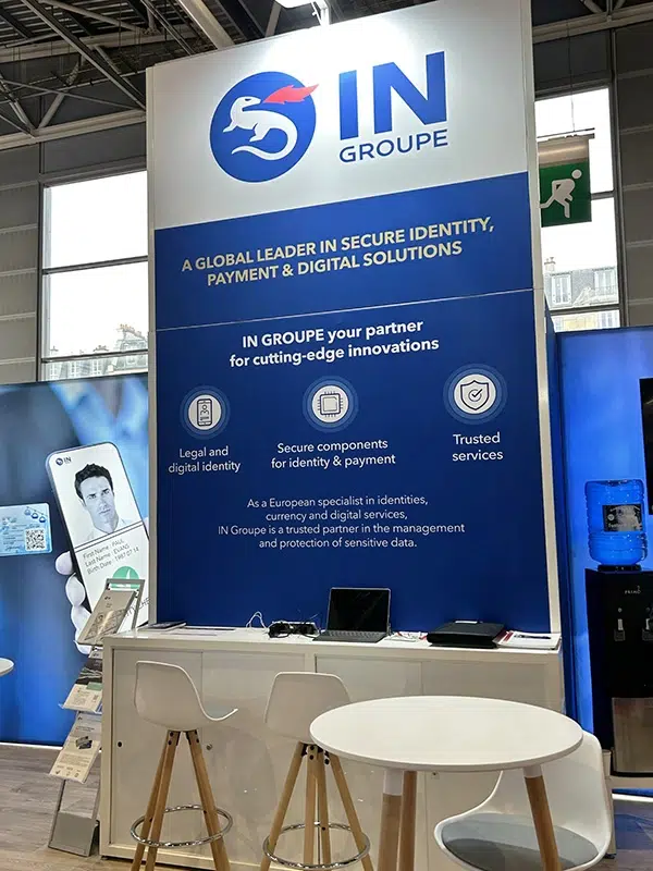 Stand IN GROUPE - Totem Enseigne